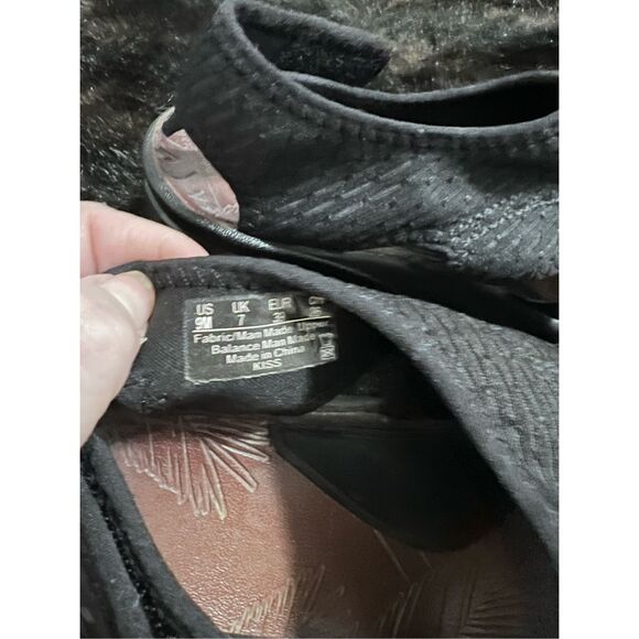 BZees Black Wedge Sandals Size 9 KISS Sport Casual Slingback Open Toe - Picture 3 of 5